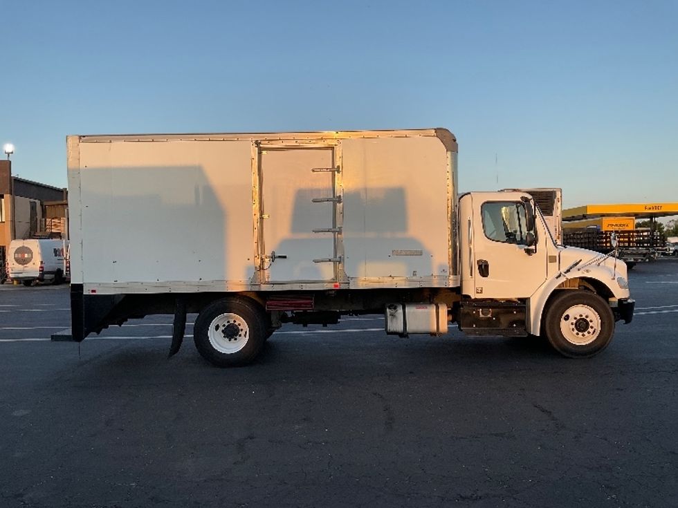 Medium Duty Box Truck-Light and Medium Duty Trucks-Freightliner-2019-M2-Torrance-CA-130,138\n\t\tmiles-$ 40,500 - Image 15