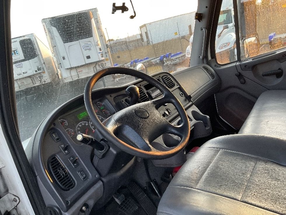 Medium Duty Box Truck-Light and Medium Duty Trucks-Freightliner-2019-M2-Torrance-CA-130,138\n\t\tmiles-$ 40,500 - Image 17