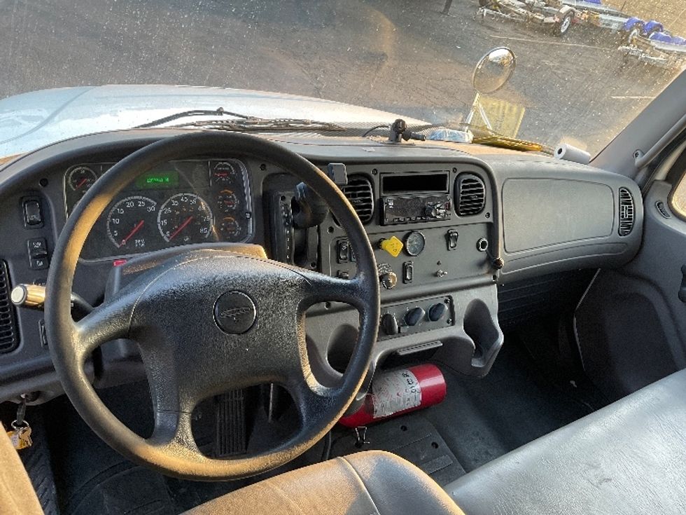 Medium Duty Box Truck-Light and Medium Duty Trucks-Freightliner-2019-M2-Torrance-CA-130,138\n\t\tmiles-$ 40,500 - Image 18