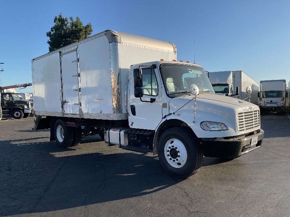Medium Duty Box Truck-Light and Medium Duty Trucks-Freightliner-2019-M2-Torrance-CA-130,685\n\t\tmiles-$ 40,500 - Image 1