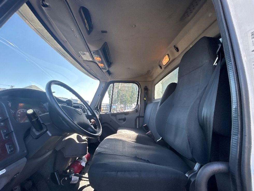 Medium Duty Box Truck-Light and Medium Duty Trucks-Freightliner-2019-M2-Torrance-CA-132,080\n\t\tmiles-$ 55,750 - Image 17