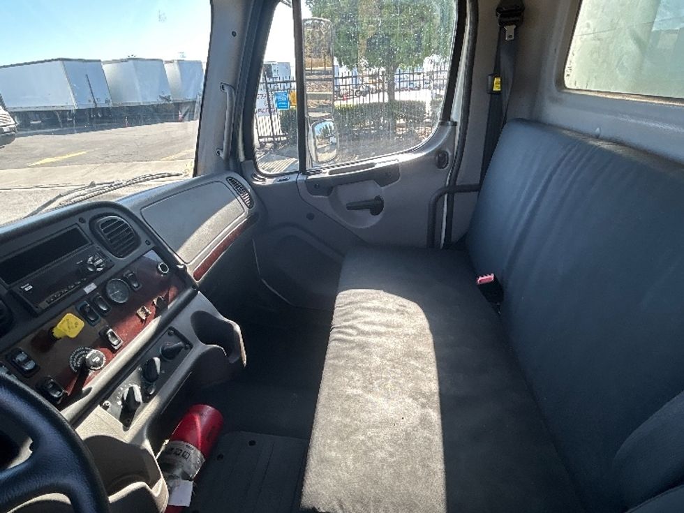 Medium Duty Box Truck-Light and Medium Duty Trucks-Freightliner-2019-M2-Torrance-CA-132,080\n\t\tmiles-$ 55,750 - Image 19