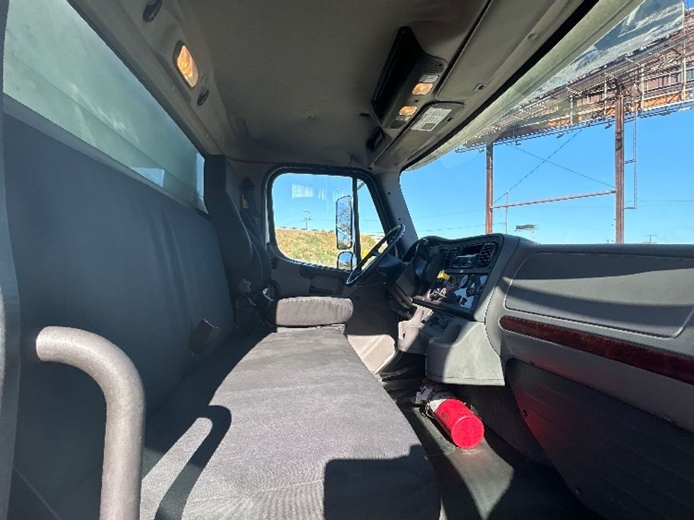 Medium Duty Box Truck-Light and Medium Duty Trucks-Freightliner-2019-M2-Torrance-CA-132,080\n\t\tmiles-$ 55,750 - Image 22