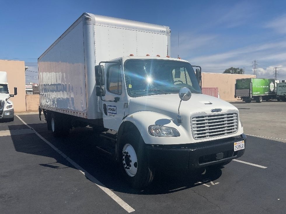 Medium Duty Box Truck-Light and Medium Duty Trucks-Freightliner-2019-M2-Torrance-CA-132,462\n\t\tmiles-$ 59,500 - Image 1