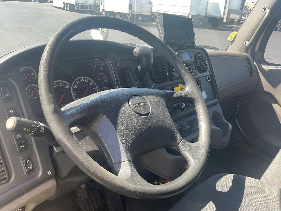 Medium Duty Box Truck-Light and Medium Duty Trucks-Freightliner-2019-M2-Torrance-CA-132,462\n\t\tmiles-$ 59,500 - Image 17