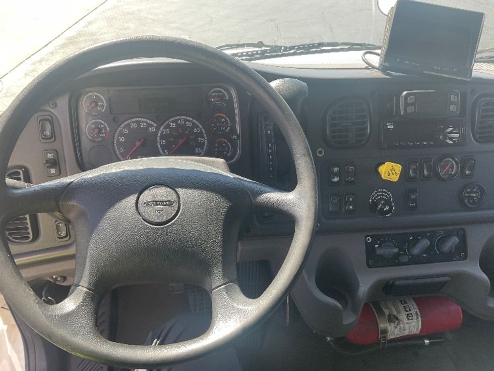 Medium Duty Box Truck-Light and Medium Duty Trucks-Freightliner-2019-M2-Torrance-CA-132,462\n\t\tmiles-$ 59,500 - Image 18