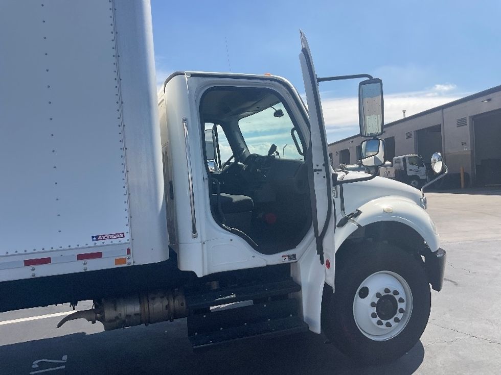 Medium Duty Box Truck-Light and Medium Duty Trucks-Freightliner-2019-M2-Torrance-CA-132,462\n\t\tmiles-$ 59,500 - Image 20
