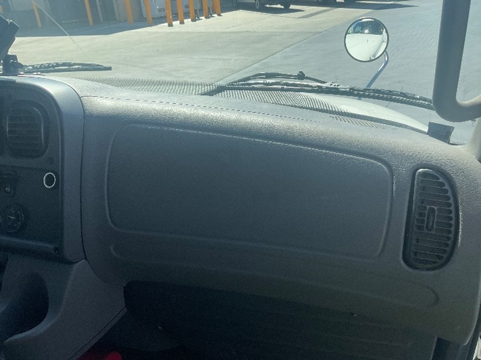 Medium Duty Box Truck-Light and Medium Duty Trucks-Freightliner-2019-M2-Torrance-CA-132,462\n\t\tmiles-$ 59,500 - Image 21