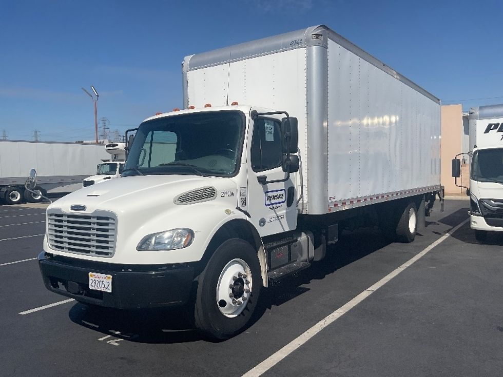 Medium Duty Box Truck-Light and Medium Duty Trucks-Freightliner-2019-M2-Torrance-CA-132,462\n\t\tmiles-$ 59,500 - Image 3