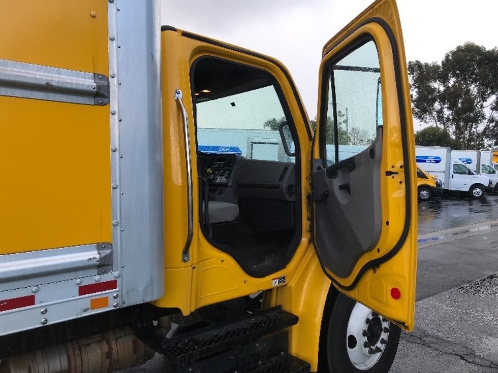 Medium Duty Box Truck-Light and Medium Duty Trucks-Freightliner-2019-M2-Torrance-CA-133,735\n\t\tmiles-$ 57,750 - Image 20