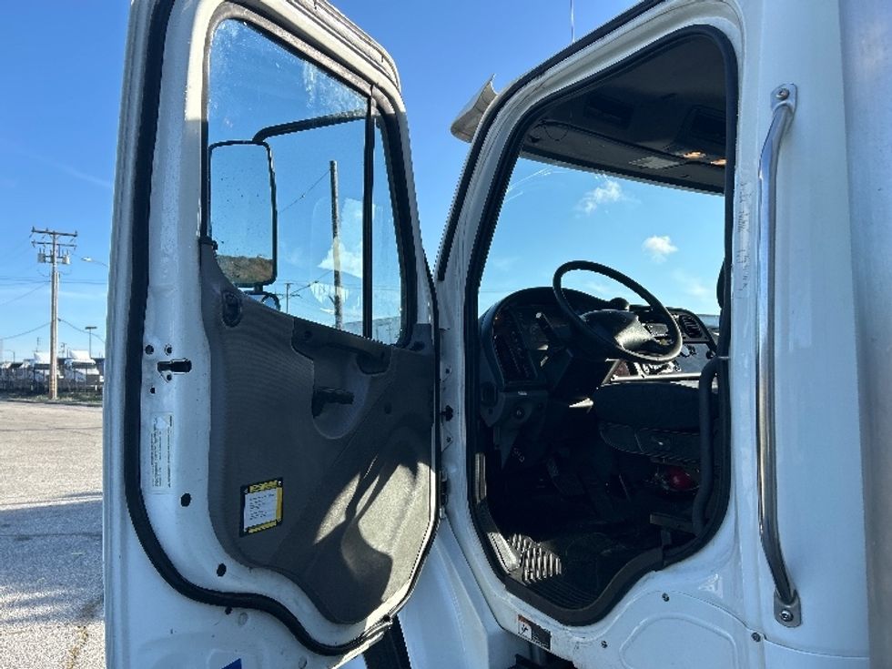 Medium Duty Box Truck-Light and Medium Duty Trucks-Freightliner-2019-M2-Torrance-CA-134,803\n\t\tmiles-$ 55,500 - Image 16