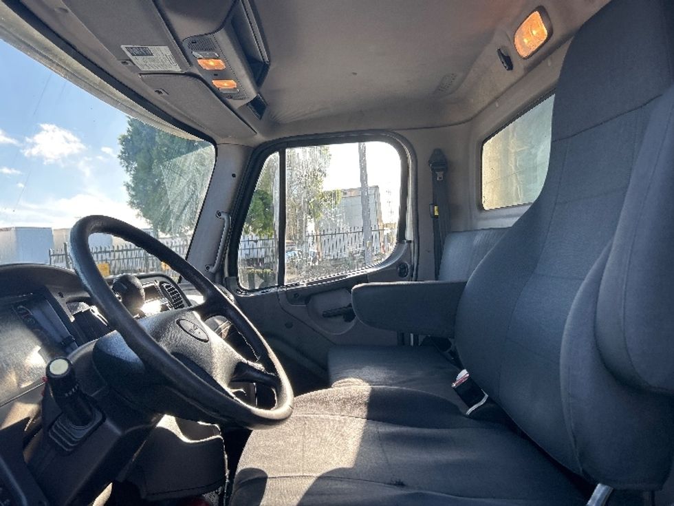 Medium Duty Box Truck-Light and Medium Duty Trucks-Freightliner-2019-M2-Torrance-CA-134,803\n\t\tmiles-$ 55,500 - Image 17