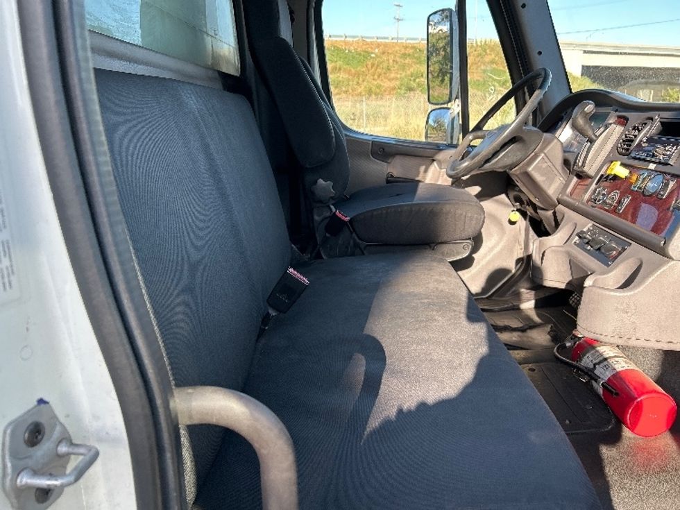 Medium Duty Box Truck-Light and Medium Duty Trucks-Freightliner-2019-M2-Torrance-CA-134,803\n\t\tmiles-$ 55,500 - Image 22