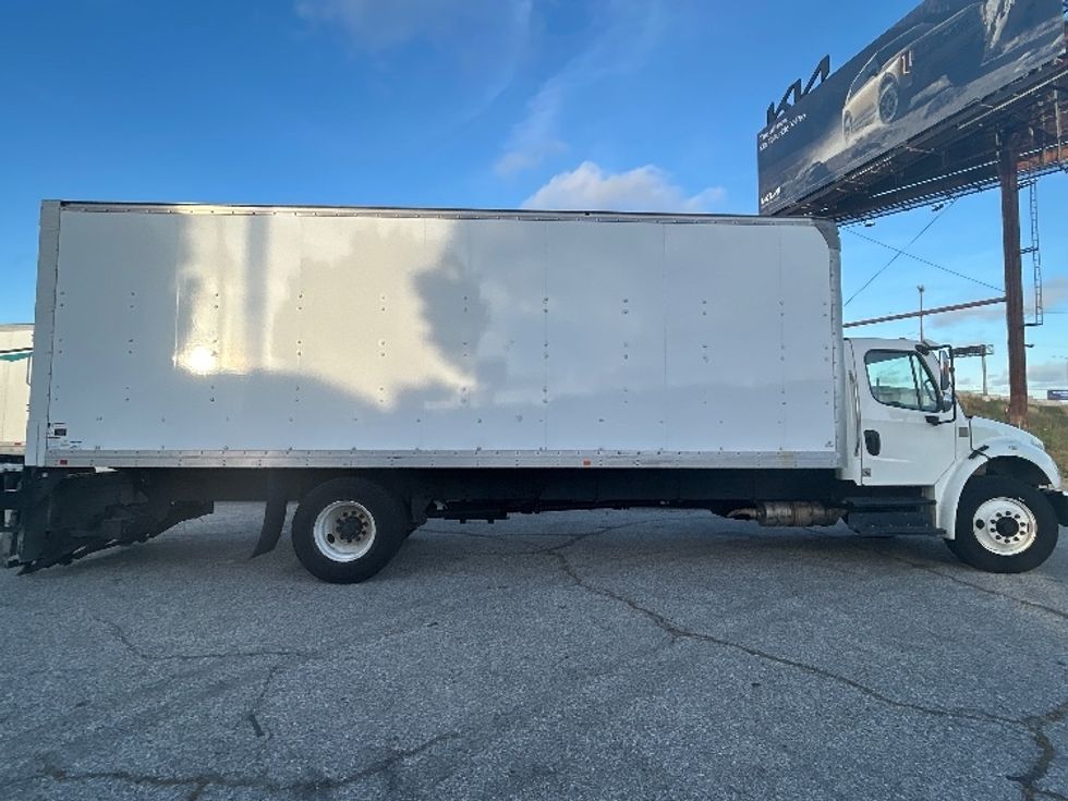 Medium Duty Box Truck-Light and Medium Duty Trucks-Freightliner-2019-M2-Torrance-CA-136,899\n\t\tmiles-$ 55,250 - Image 13