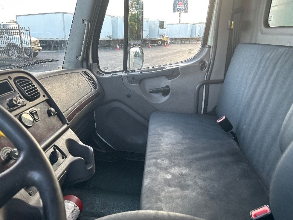 Medium Duty Box Truck-Light and Medium Duty Trucks-Freightliner-2019-M2-Torrance-CA-136,899\n\t\tmiles-$ 55,250 - Image 19