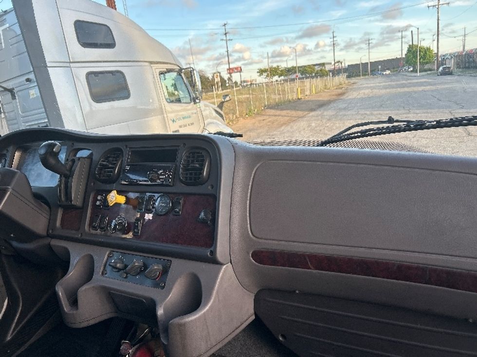 Medium Duty Box Truck-Light and Medium Duty Trucks-Freightliner-2019-M2-Torrance-CA-136,899\n\t\tmiles-$ 55,250 - Image 21