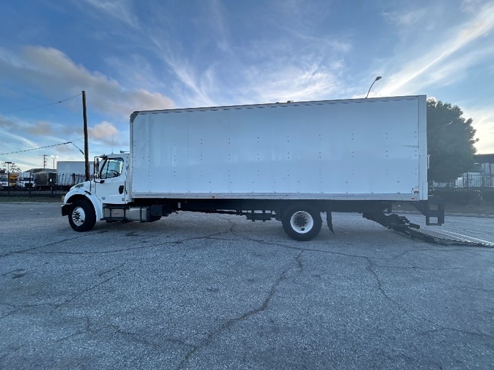 Medium Duty Box Truck-Light and Medium Duty Trucks-Freightliner-2019-M2-Torrance-CA-136,899\n\t\tmiles-$ 55,250 - Image 4