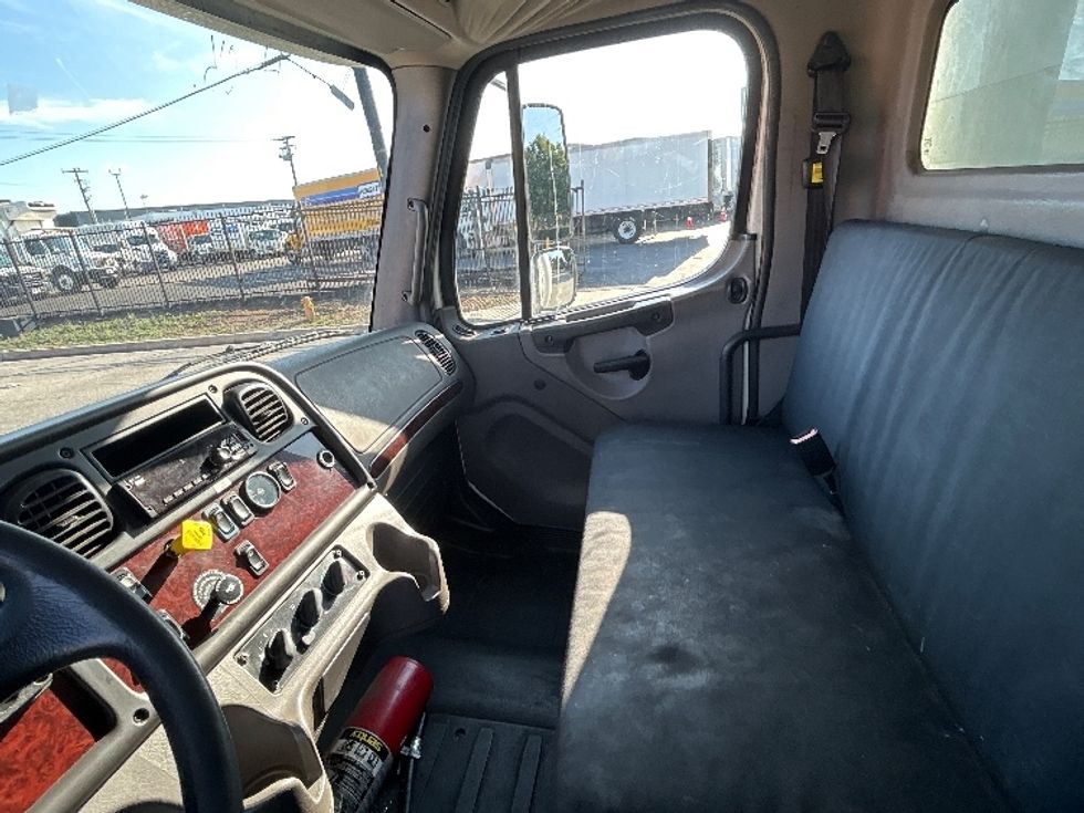 Medium Duty Box Truck-Light and Medium Duty Trucks-Freightliner-2019-M2-Torrance-CA-137,432\n\t\tmiles-$ 55,250 - Image 19
