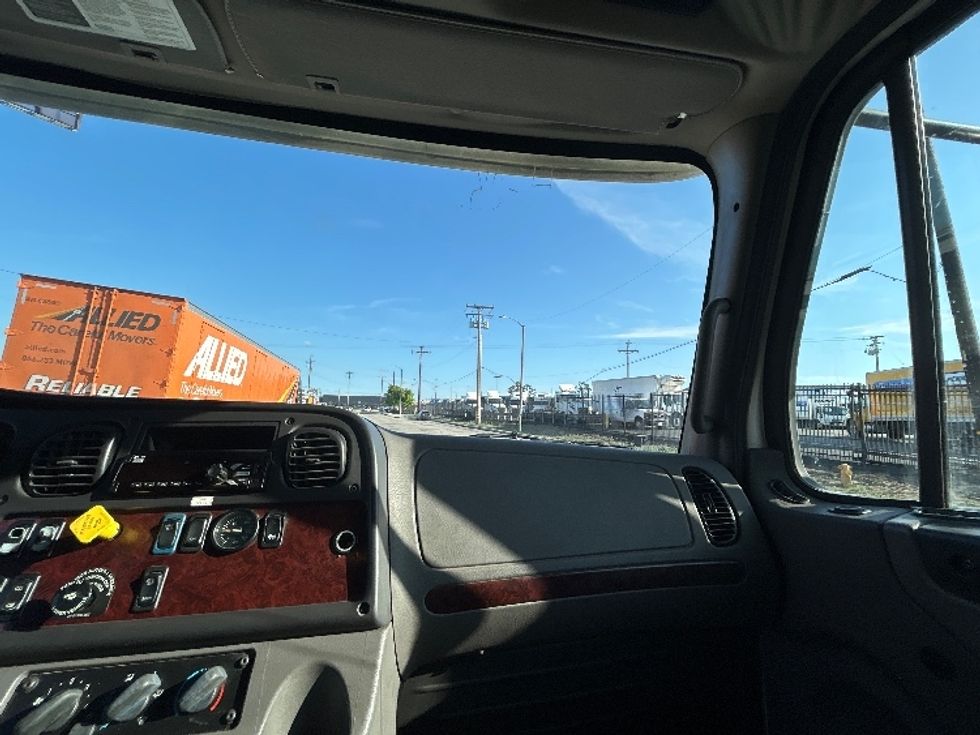 Medium Duty Box Truck-Light and Medium Duty Trucks-Freightliner-2019-M2-Torrance-CA-137,432\n\t\tmiles-$ 55,250 - Image 21