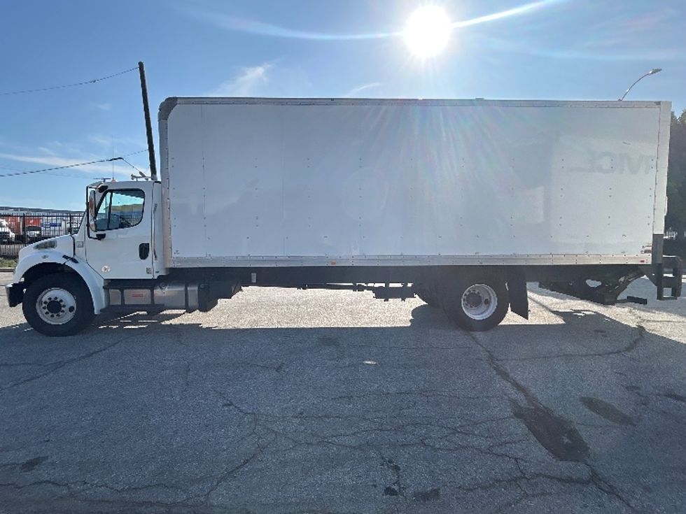 Medium Duty Box Truck-Light and Medium Duty Trucks-Freightliner-2019-M2-Torrance-CA-137,432\n\t\tmiles-$ 55,250 - Image 4