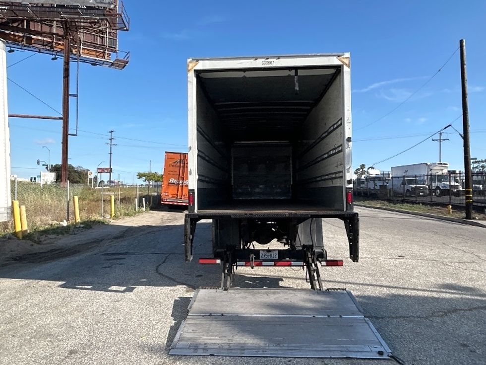 Medium Duty Box Truck-Light and Medium Duty Trucks-Freightliner-2019-M2-Torrance-CA-137,432\n\t\tmiles-$ 55,250 - Image 9