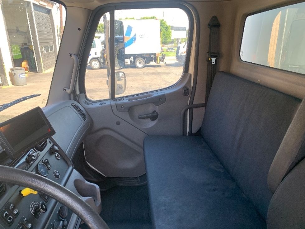 Medium Duty Box Truck-Light and Medium Duty Trucks-Freightliner-2019-M2-Torrance-CA-137,503\n\t\tmiles-$ 54,750 - Image 19