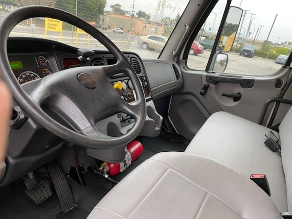 Medium Duty Box Truck-Light and Medium Duty Trucks-Freightliner-2019-M2-Torrance-CA-137,515\n\t\tmiles-$ 59,000 - Image 12