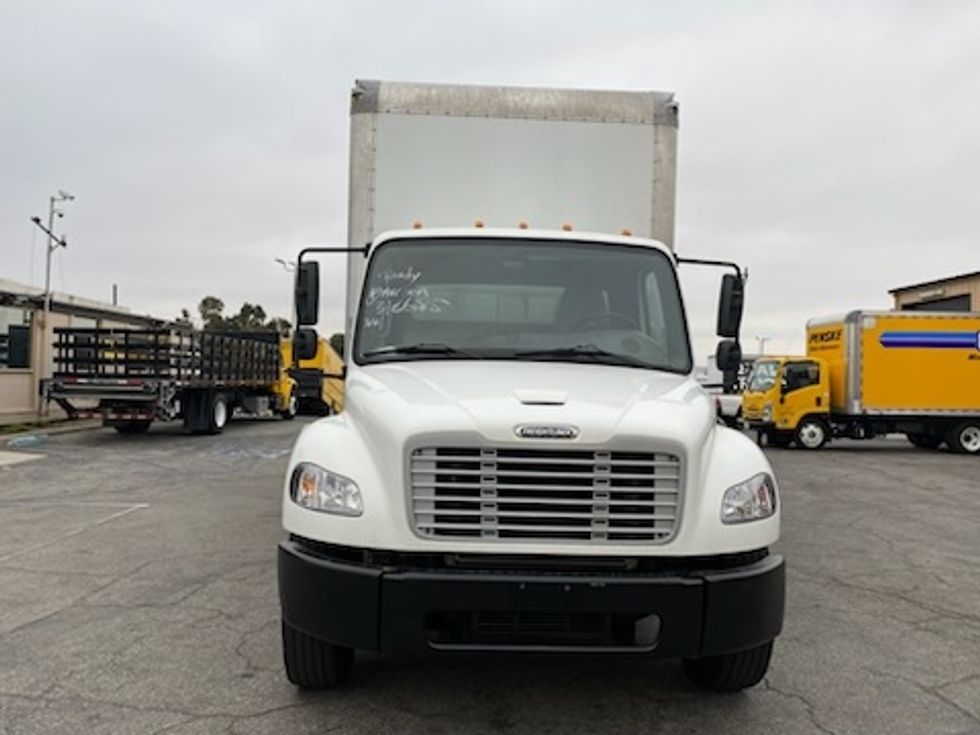 Medium Duty Box Truck-Light and Medium Duty Trucks-Freightliner-2019-M2-Torrance-CA-137,515\n\t\tmiles-$ 59,000 - Image 2