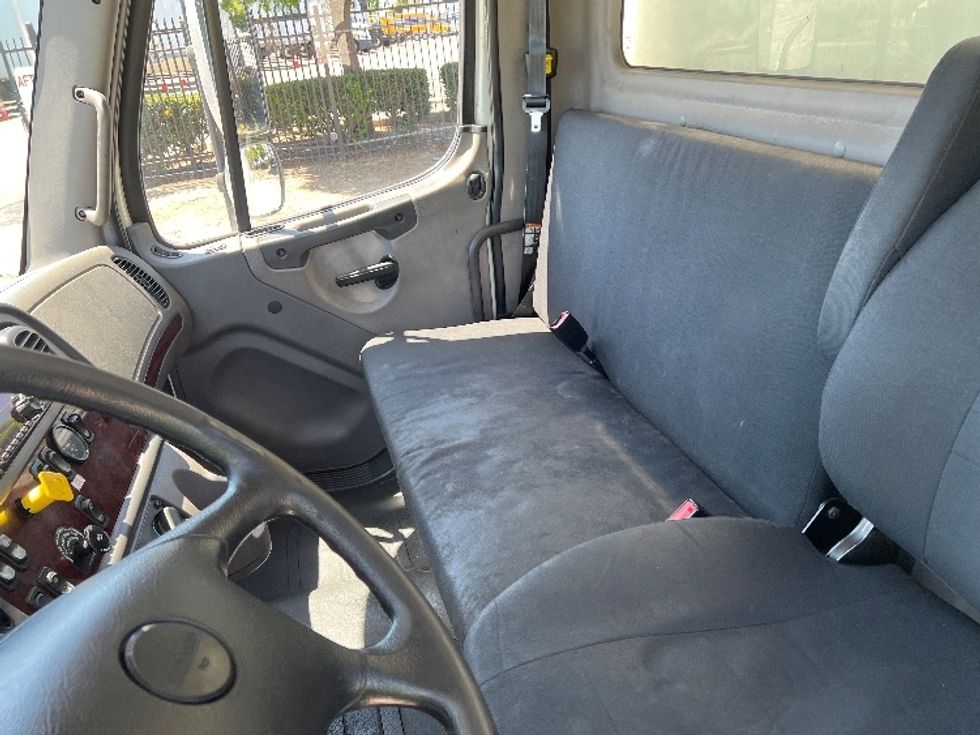 Medium Duty Box Truck-Light and Medium Duty Trucks-Freightliner-2019-M2-Torrance-CA-139,352\n\t\tmiles-$ 55,000 - Image 19