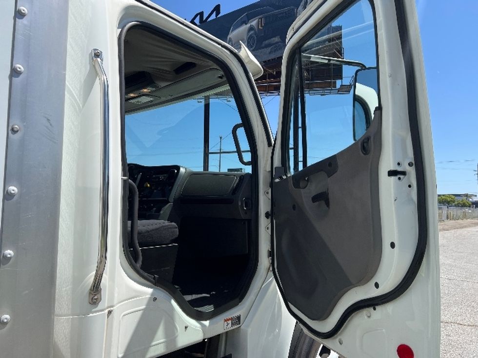 Medium Duty Box Truck-Light and Medium Duty Trucks-Freightliner-2019-M2-Torrance-CA-139,352\n\t\tmiles-$ 55,000 - Image 20