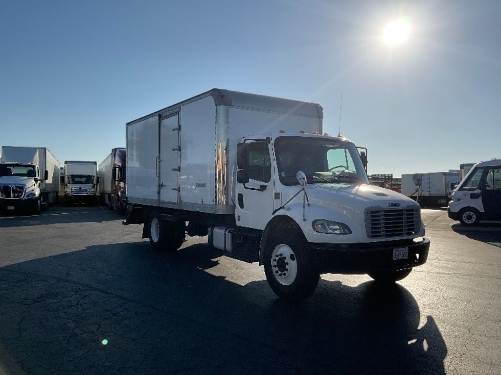 Medium Duty Box Truck-Light and Medium Duty Trucks-Freightliner-2019-M2-Torrance-CA-140,891\n\t\tmiles-$ 39,750 - Image 1