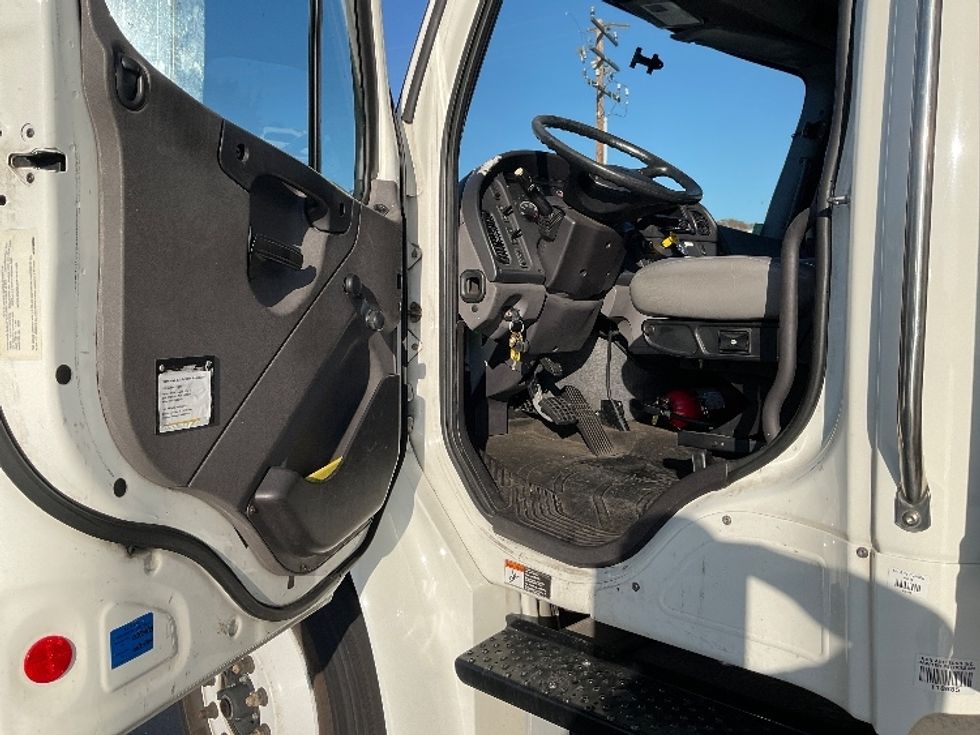 Medium Duty Box Truck-Light and Medium Duty Trucks-Freightliner-2019-M2-Torrance-CA-140,891\n\t\tmiles-$ 39,750 - Image 16