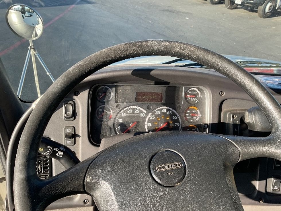 Medium Duty Box Truck-Light and Medium Duty Trucks-Freightliner-2019-M2-Torrance-CA-140,891\n\t\tmiles-$ 39,750 - Image 18