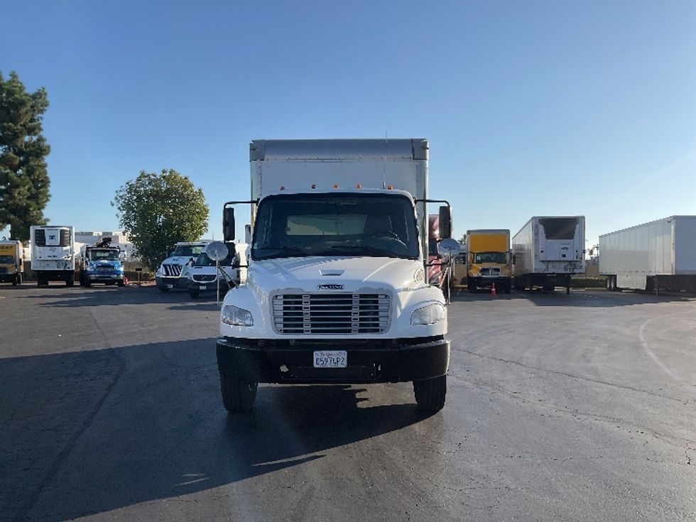 Medium Duty Box Truck-Light and Medium Duty Trucks-Freightliner-2019-M2-Torrance-CA-140,891\n\t\tmiles-$ 39,750 - Image 2