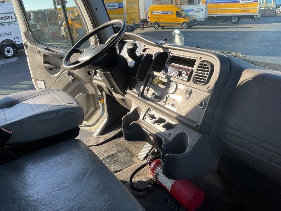 Medium Duty Box Truck-Light and Medium Duty Trucks-Freightliner-2019-M2-Torrance-CA-140,891\n\t\tmiles-$ 39,750 - Image 22