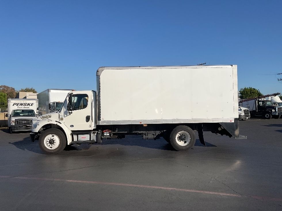 Medium Duty Box Truck-Light and Medium Duty Trucks-Freightliner-2019-M2-Torrance-CA-140,891\n\t\tmiles-$ 39,750 - Image 4