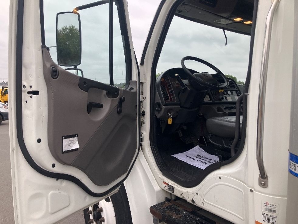 Medium Duty Box Truck-Light and Medium Duty Trucks-Freightliner-2019-M2-Torrance-CA-141,726\n\t\tmiles-$ 57,250 - Image 16