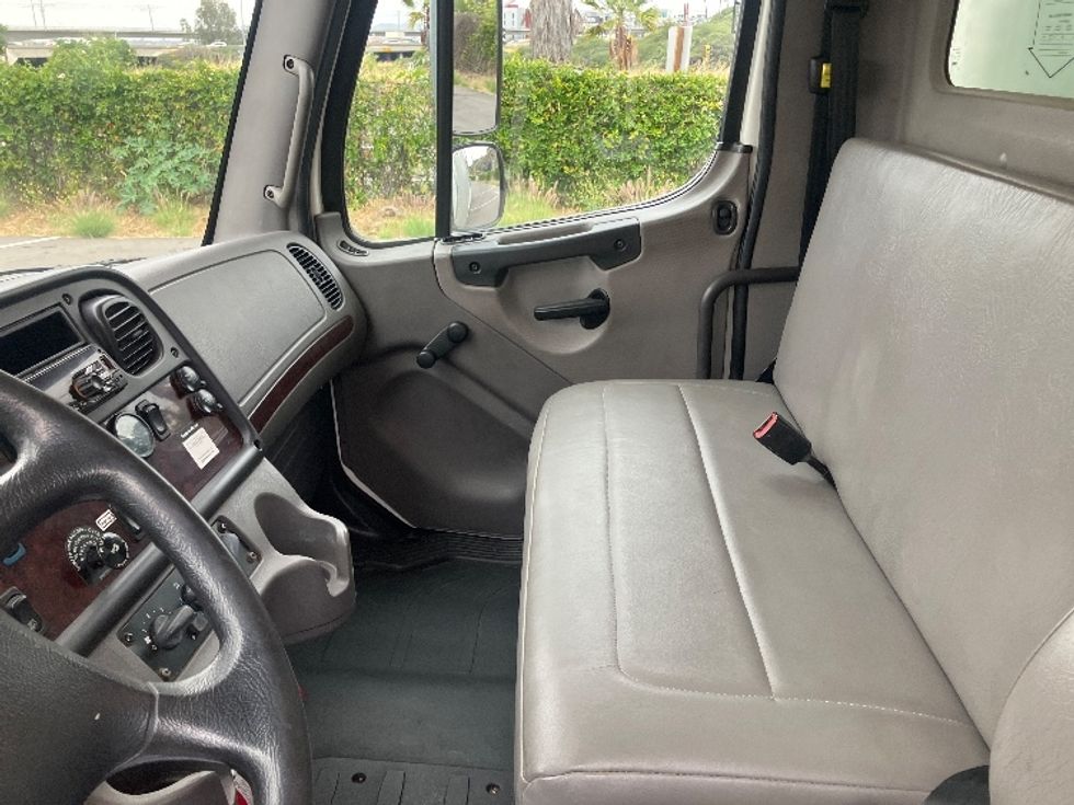 Medium Duty Box Truck-Light and Medium Duty Trucks-Freightliner-2019-M2-Torrance-CA-141,726\n\t\tmiles-$ 57,250 - Image 18