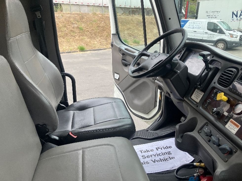 Medium Duty Box Truck-Light and Medium Duty Trucks-Freightliner-2019-M2-Torrance-CA-141,726\n\t\tmiles-$ 57,250 - Image 21