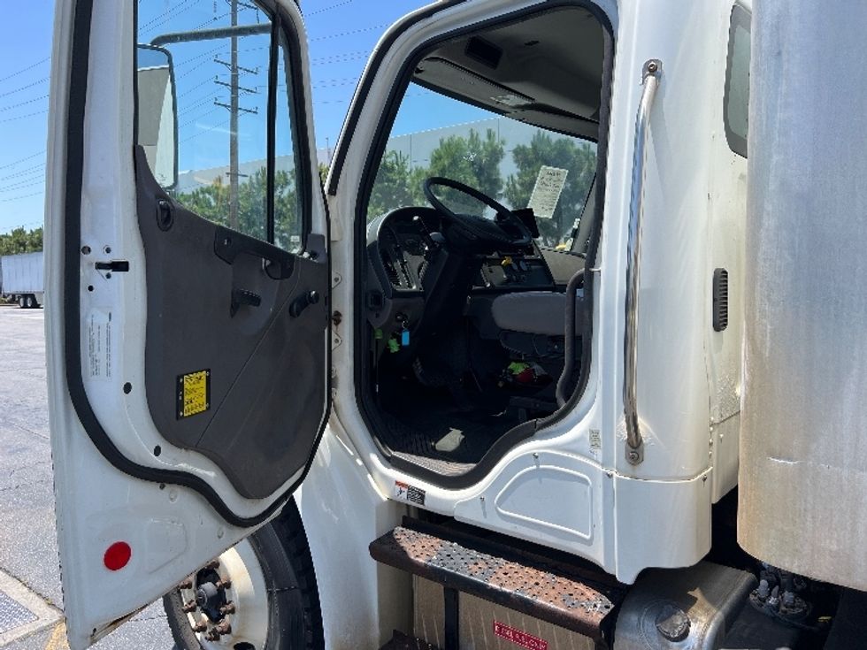 Medium Duty Box Truck-Light and Medium Duty Trucks-Freightliner-2019-M2-Torrance-CA-147,149\n\t\tmiles-$ 47,250 - Image 16