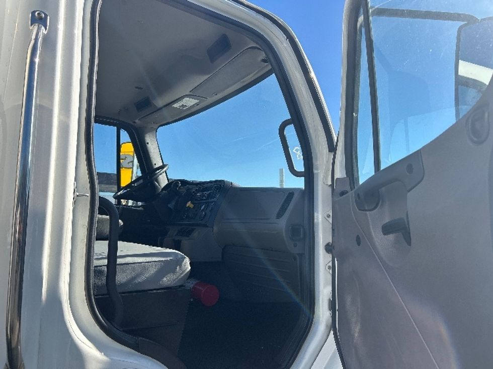Medium Duty Box Truck-Light and Medium Duty Trucks-Freightliner-2019-M2-Torrance-CA-160,255\n\t\tmiles-$ 44,000 - Image 20