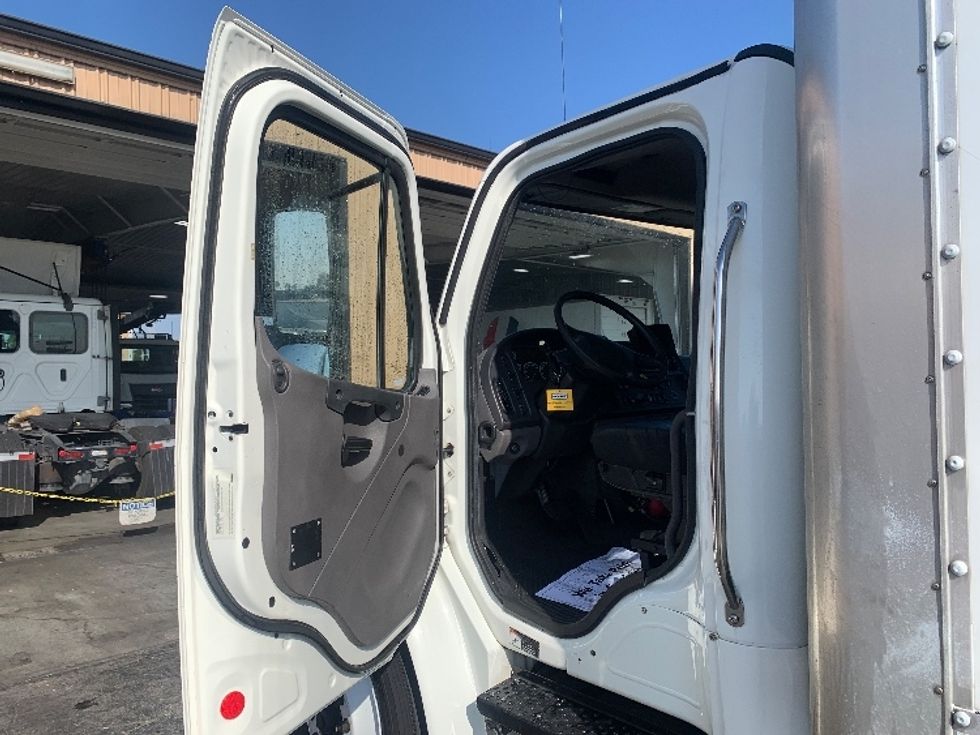 Medium Duty Box Truck-Light and Medium Duty Trucks-Freightliner-2019-M2-Torrance-CA-163,565\n\t\tmiles-$ 50,750 - Image 16