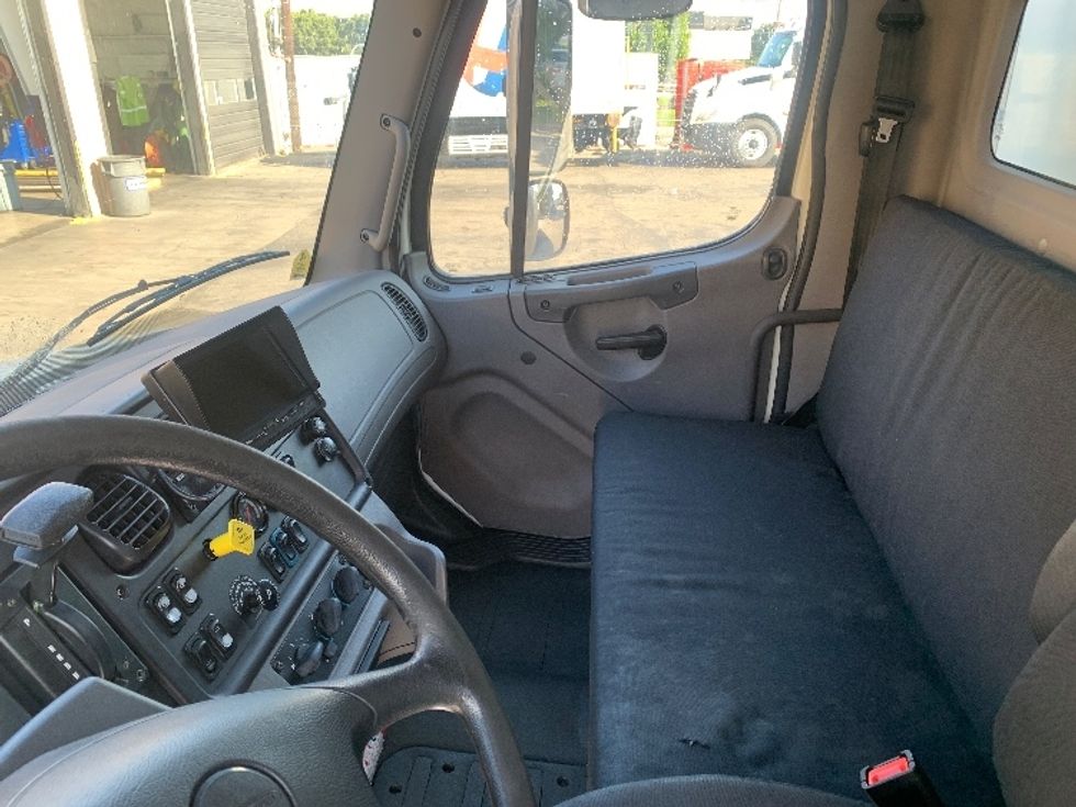 Medium Duty Box Truck-Light and Medium Duty Trucks-Freightliner-2019-M2-Torrance-CA-163,565\n\t\tmiles-$ 50,750 - Image 19