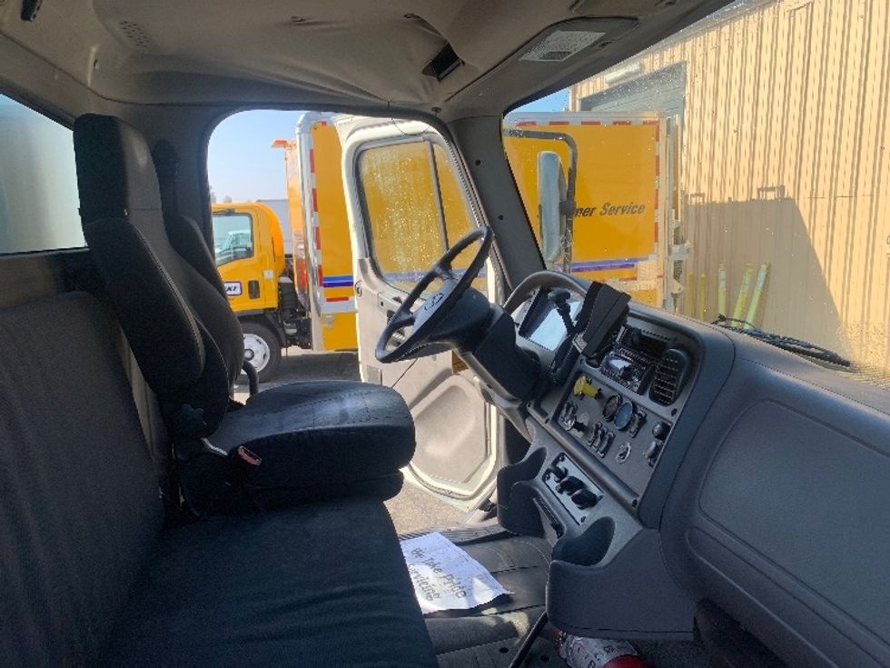 Medium Duty Box Truck-Light and Medium Duty Trucks-Freightliner-2019-M2-Torrance-CA-163,565\n\t\tmiles-$ 50,750 - Image 22