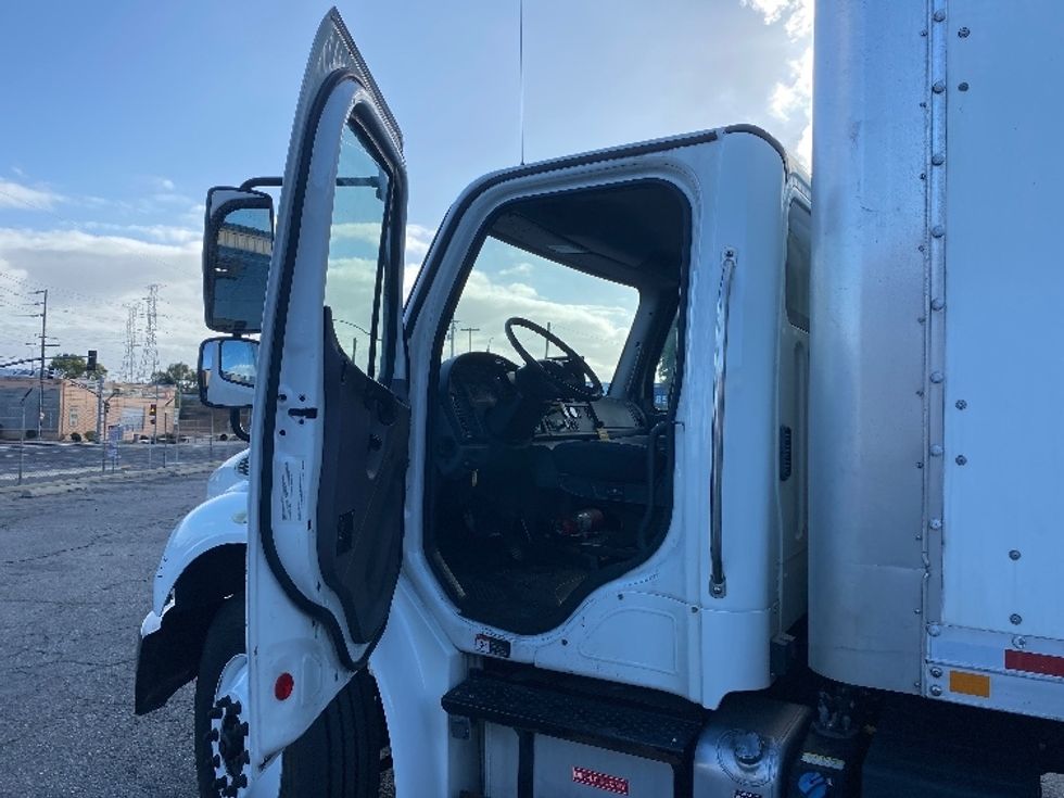 Medium Duty Box Truck-Light and Medium Duty Trucks-Freightliner-2019-M2-Torrance-CA-171,471\n\t\tmiles-$ 49,500 - Image 16