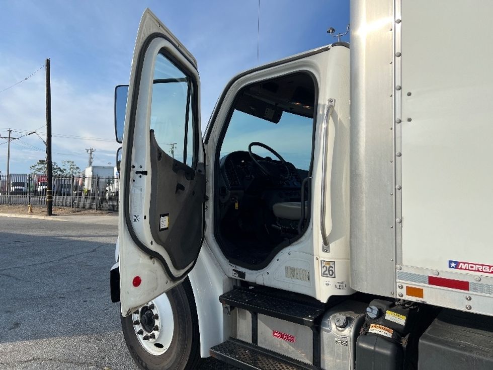 Medium Duty Box Truck-Light and Medium Duty Trucks-Freightliner-2019-M2-Torrance-CA-179,770\n\t\tmiles-$ 52,500 - Image 16