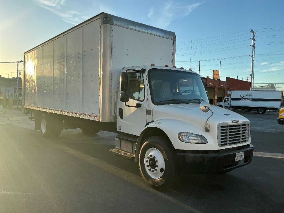 Medium Duty Box Truck-Light and Medium Duty Trucks-Freightliner-2019-M2-Torrance-CA-181,825\n\t\tmiles-$ 40,000 - Image 1