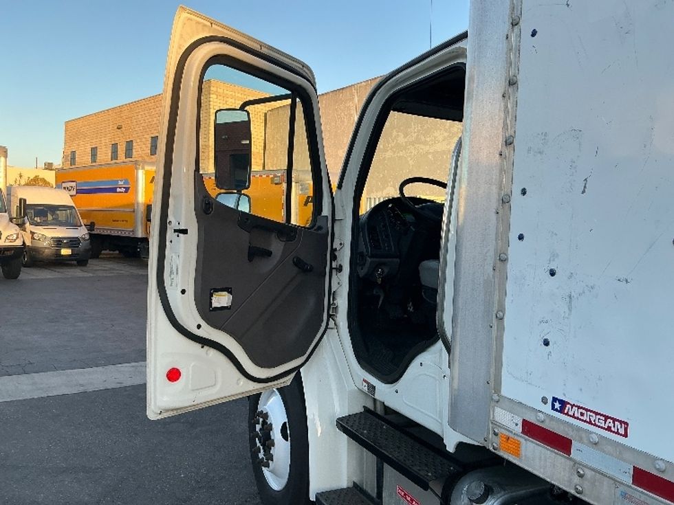 Medium Duty Box Truck-Light and Medium Duty Trucks-Freightliner-2019-M2-Torrance-CA-181,825\n\t\tmiles-$ 40,000 - Image 16