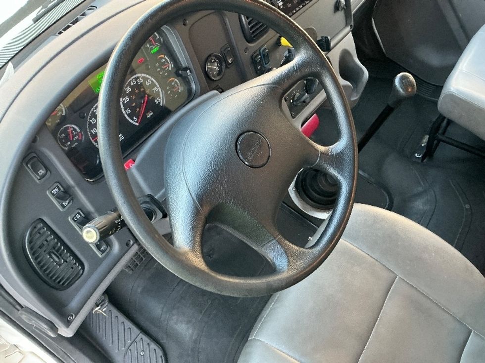 Medium Duty Box Truck-Light and Medium Duty Trucks-Freightliner-2019-M2-Torrance-CA-181,825\n\t\tmiles-$ 40,000 - Image 17