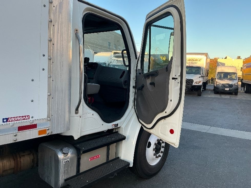 Medium Duty Box Truck-Light and Medium Duty Trucks-Freightliner-2019-M2-Torrance-CA-181,825\n\t\tmiles-$ 40,000 - Image 20
